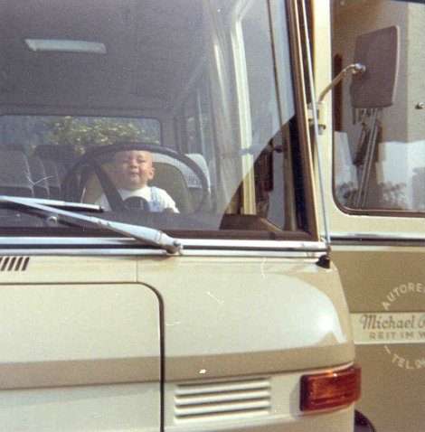 Baby-Michl im Bus